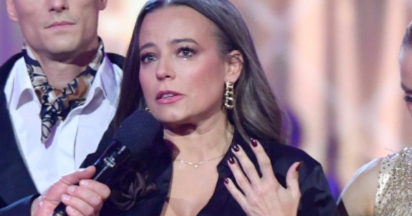 Anna Mucha publikuje zdjęcie z karetki i nagle odwołuje występy. Fani drżą z niepokoju: "Pani Aniu, co się stało?" [zdjęcie]