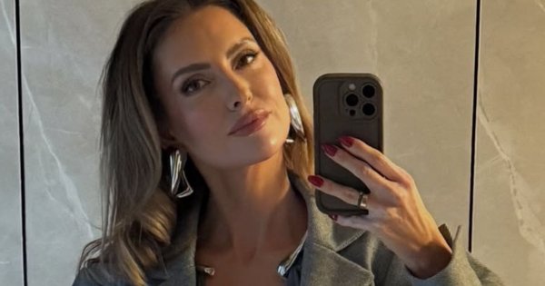 Dominika Grosicka z dekoltem do pępka wybrała się na wesele. Fani bez litości: "Zero szacunku dla panny młodej"