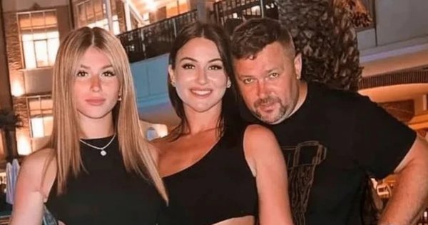 Bogini! Mama Roksany Węgiel wygląda jak jej starsza siostra [dużo aktualnych zdjęć]