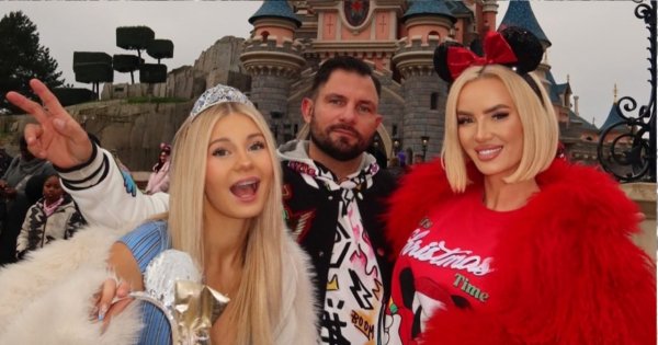 Izabela Macudzińska z rodziną w paryskim Disneylandzie. Fani zwracają uwagę na podobieństwo 17-letniej córki Elizy