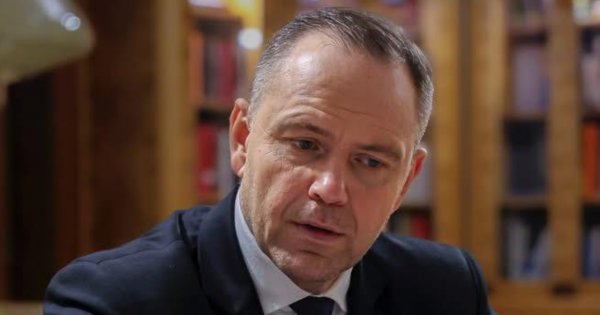 Fotograf nie wytrzymał. Przerwał milczenie po publikacji kompromitującego zdjęcia Nawrockiego