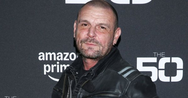 Piotr Gulczyński po pogrzebie brata Jacka Gulczyńskiego na Cmentarzu Junikowskim zostawił worki ze śmieciami