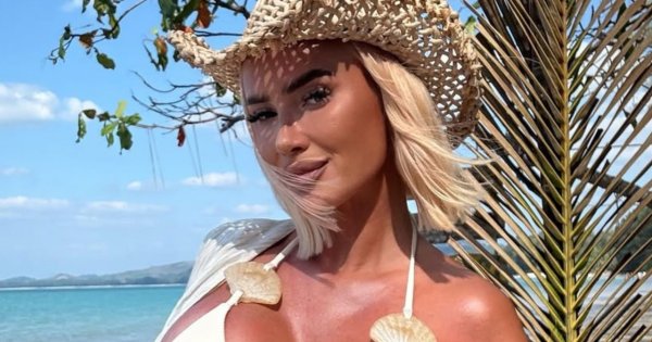 Izabela Macudzińska nachyliła się i pokazała niewyobrażalnie powiększone atuty. Szydełkowy stanik nic nie zasłania [galeria]