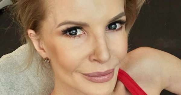 Joanna Racewicz eksponuje ciało bogini na siłowni. Ma 52 lata i ostro uderza w hejterów. "Wstydziłam się swojego wieku"