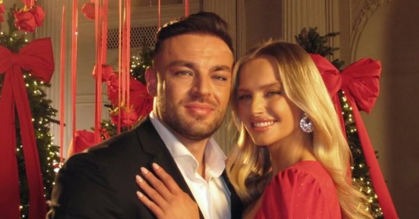 Karolina Pisarek w raju. Pręży ciało w kusym bikini i obsypuje męża pocałunkami. "Tak trzeba żyć?"
