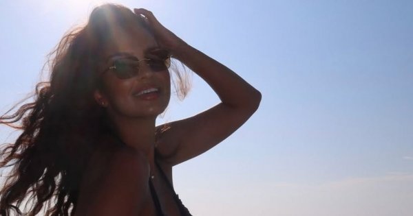 Klaudia El Dursi topless na Malediwach. Chwilę później wybuchł dramat. "Osiwiałam, miałam dwa zawały"
