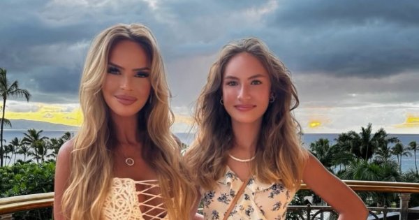 Monika Ordowska pręży się w skąpym opalaczu na Hawajach. U boku 13-letnia Amelia. "Kopia mamy!" [dużo zdjęć]