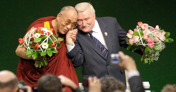 Dalajlama w aktach Epsteina. Nazwisko jego świątobliwości padło 169 RAZY. Wydano pilne oświadczenie