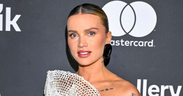 Maffashion "pozamiatała" na Bestsellerach Empiku. Haftowany gorset to dopiero początek. Ikona stylu? (ZDJĘCIA)