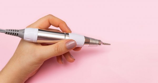 Jak wybrać frezarkę do paznokci?