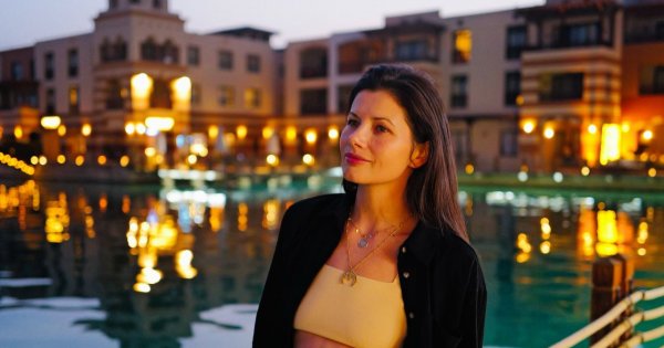 Agnieszka Sienkiewicz wypięła rozgogolone ciało w mikroskopijnym bikini. Fani podzieleni: "Wielkanoc to nie czas na to" [zdjęcie]