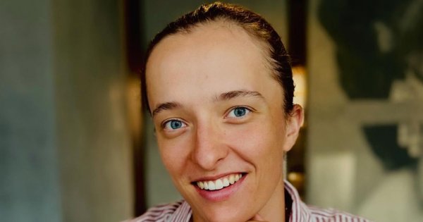 Iga Świątek w niemal przezroczystym topie na imprezie w Stuttgarcie. Internauci w szoku: "Przyćmiła wszystkie" [ZDJĘCIA]