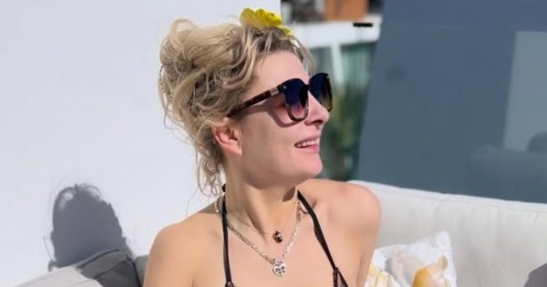 Magda Narożna wypięła rozgogolony tył na tarasie w Hiszpanii. Internauci nie mają litości: "Takie zdjęcia to do prywatnego albumu" [zdjęcia]