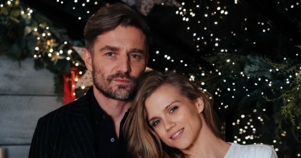 Ależ uroczy widok! Marcin Rogacewicz na spacerze z synkiem. Urocze zdjęcia robią furorę w sieci