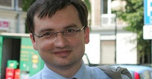 Zbigniew Ziobro miał zostać księdzem. Na przeszkodzie stanęła ta jedna rzecz