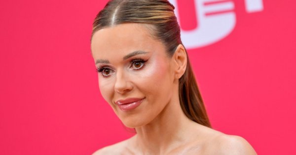 Frywolna Doda znów szokuje. Nie do wiary, co wyrosło jej na dekolcie. Fani nie gryzą się w język: "Szczyt bezczelności" [zdjęcia]
