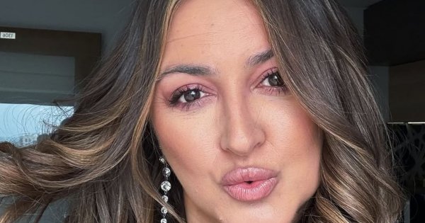 Karolina Szostak znowu wychudła. W przezroczystej koronce wygląda jak marzenie [zdjęcie]