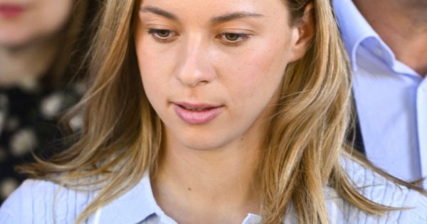 Maja Chwalińska kroczy pod TVN w eskorcie postawnych przystojniaków. Widzowie zniesmaczeni pytaniami prowadzących [zdjęcia]