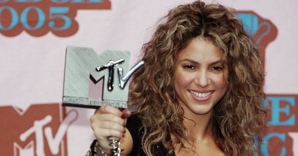 Shakira po raz czwarty rozpaliła Mundial do czerwoności! Prześwity i ultrakrótka mini rozgrzały internet [wideo]