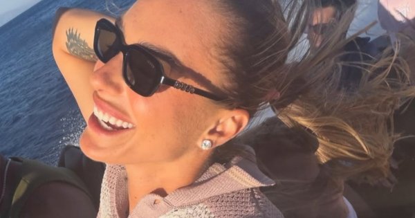 Aryna Sabalenka w obłędnie kusych fatałaszkach zwiedza Grecję. Pochwaliła się też ukochanym [zdjęcia]