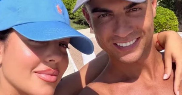Cristiano Ronaldo i Georgina Rodriguez zanurzyli się w wielgachnym basenie. Jeden gest mówi wszystko o tym, jak osładzają sobie bolesną porażkę [wideo]