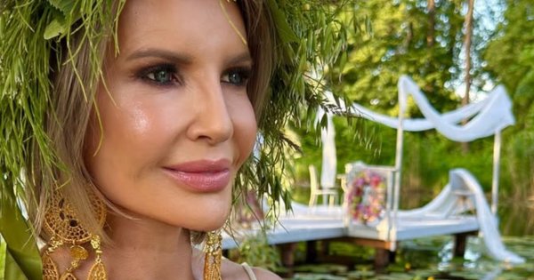 Joanna Racewicz wzięła ślub. W białej kreacji wyglądała niczym rusałka. Przepięknie [wideo]
