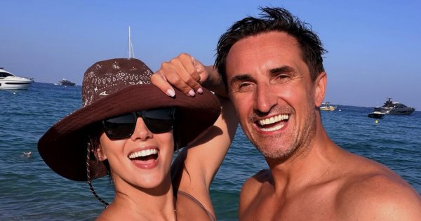 Szczęka opada! Paulina Krupińska wypięła się w bikini, a Sebastian pręży roznegliżowane muskuły