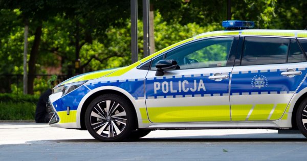 Tragedia za zamkniętymi drzwiami w Skawinie. Sąsiedzi ofiar łamiącym głosem: "Nigdy nie było awantur". Prokuratura o szczegółach koszmaru