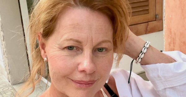 63-letnia Ewa Skibińska wcisnęła się w kusy opalacz i skacze jak nastolatka. Fani przecierają oczy: "Forma bogini!"