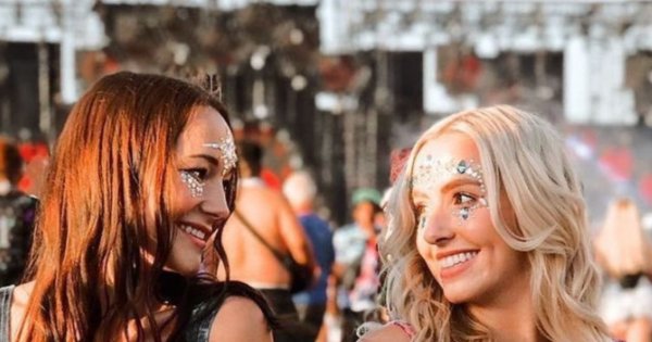 Festiwalowe fryzury! Zaszalej i bądź królową na letnich, plenerowych imprezach!