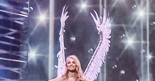 Natalia Piguła na Miss Universe wystąpiła w skrzydłach Husarii, gorsecie i z biało-czerwoną flagą. Hit czy kit?