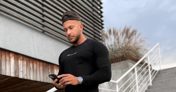 Arek Kapuściński z "Love Island" wrócił do byłej dziewczyny i pokazał wspólne zdjęcie na Instagramie