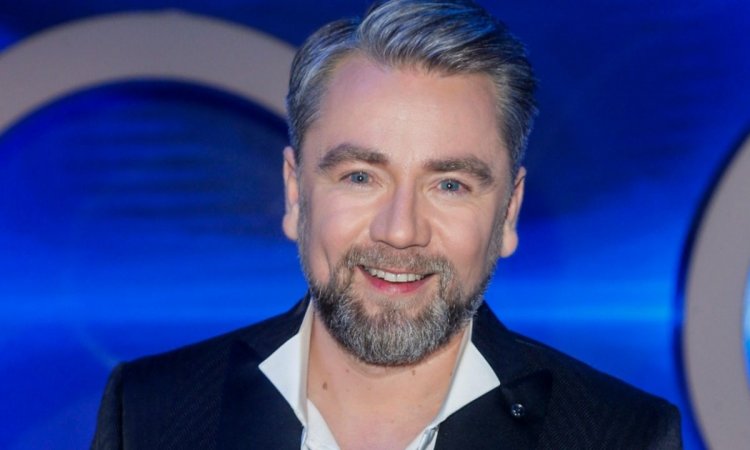 Szczęka opada! Kuba Badach to głos z legendarnego hitu lat 90. Fani nie wierzą, czyj jest ten czuły wokal