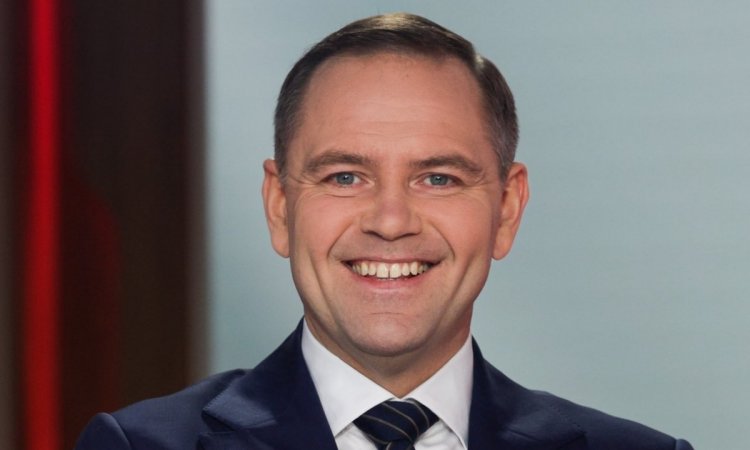 Karol Nawrocki pokazał "ludzką twarz" z okazji Dnia Dziecka. Jego prywatne kadry z dzieciństwa rozczulą każdego