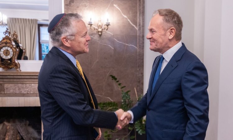 Ambasador USA nie mógł się powstrzymać od zachwytów nad... Tuskiem. "Wielki patriota"