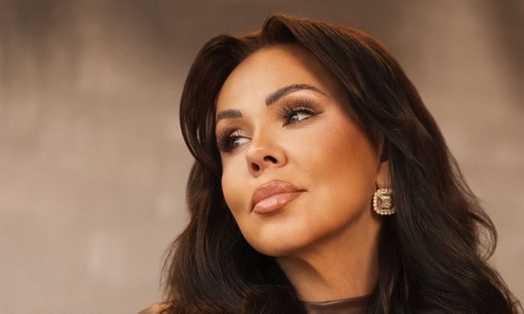 Sylwia Bomba psioczy na ceny paliw w aucie za 700 tysięcy. Fani kpią: "Hipokrytka!"