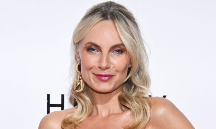 Sylwia Gliwa w mikroskopijnej mini. Gorset niemal pękał w szwach, fani grzmią: "Pani Sylwio, czy to nie przesada?" [ZDJĘCIA]