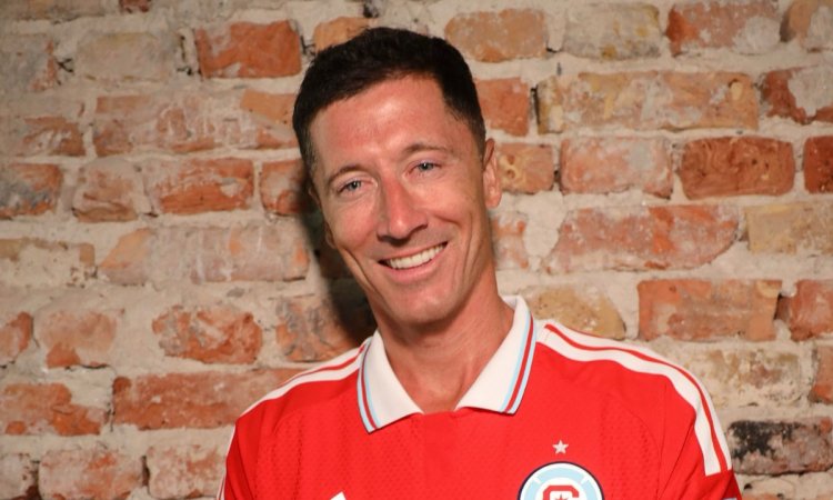 To dla niej Lewandowski leci do USA. Ujawniono zapisy w kontrakcie, które zwalają z nóg
