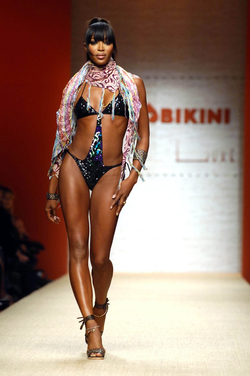 Naomi Campbell dla Miss Bikini Mediolan 2008