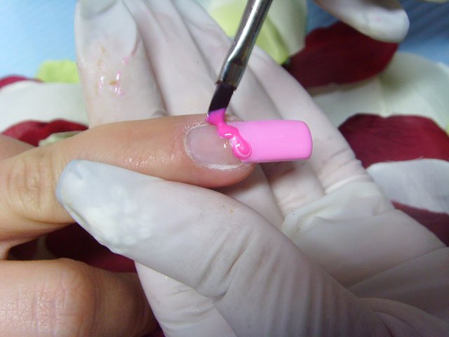 manicure różowe szaleństwo 