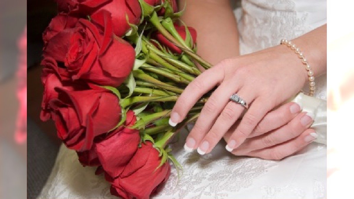 Ślubny manicure