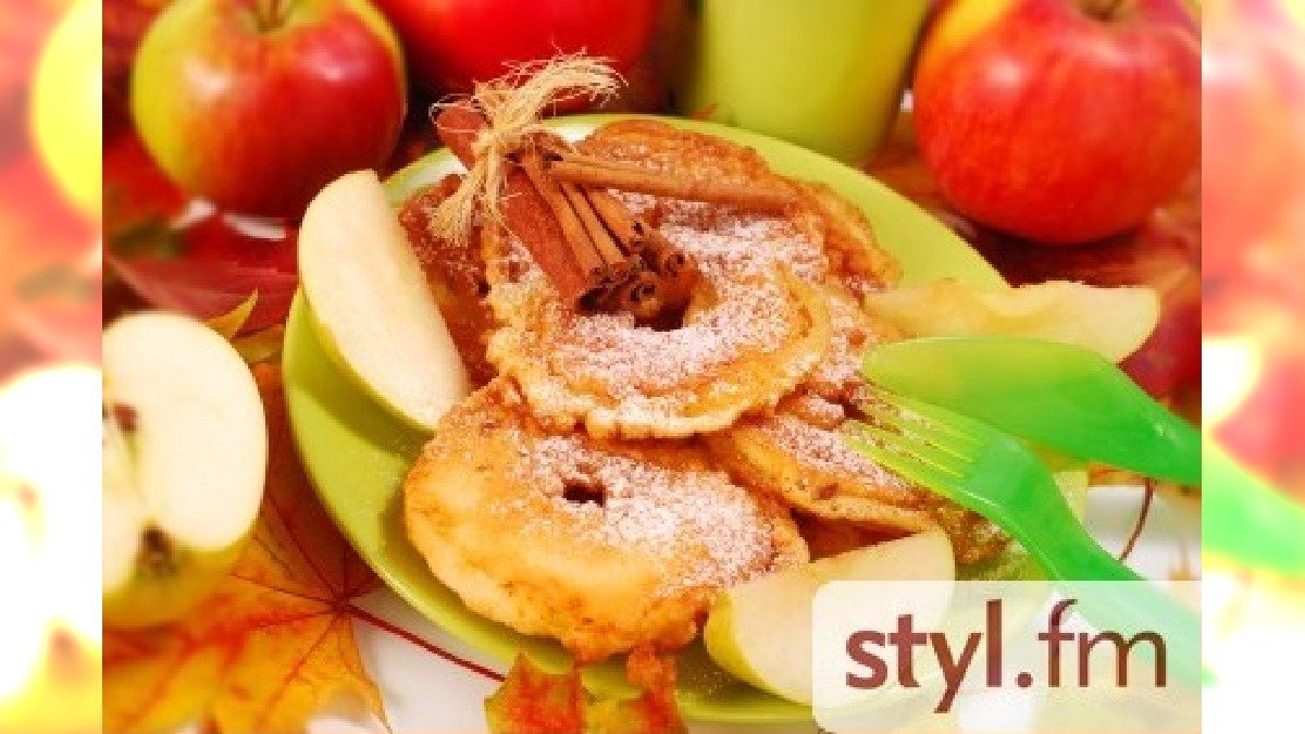 iStock_000014556451XSmall racuchy z jabłkami