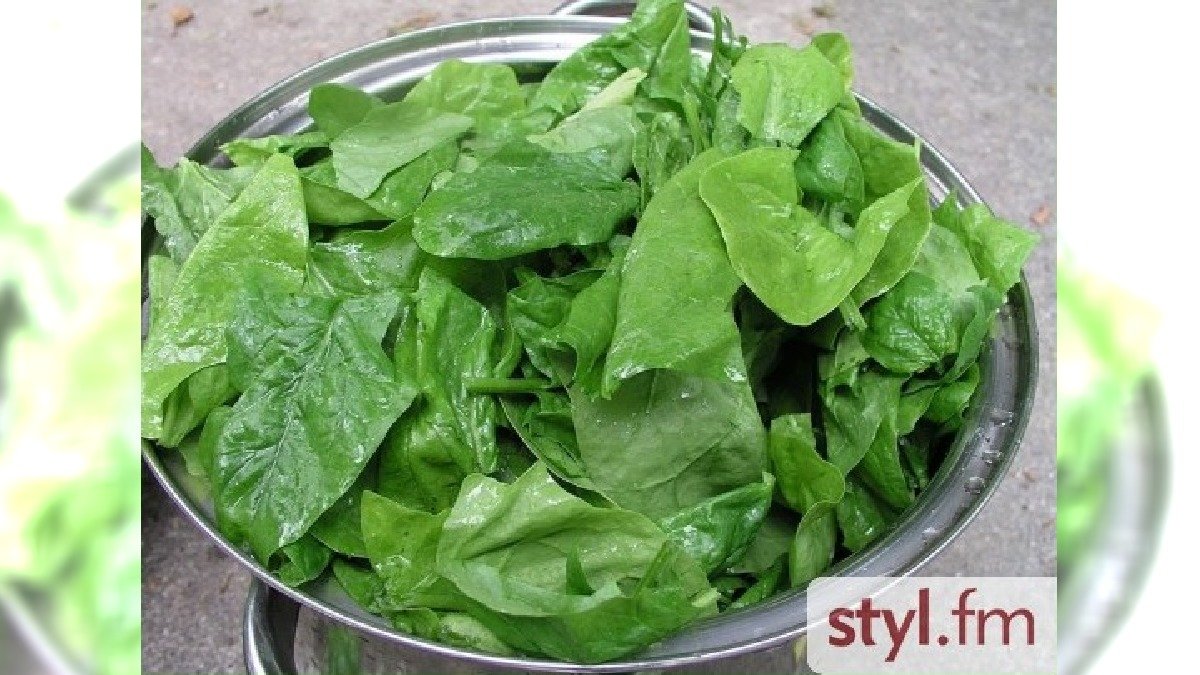 800px-Spinach_leaves szpinak