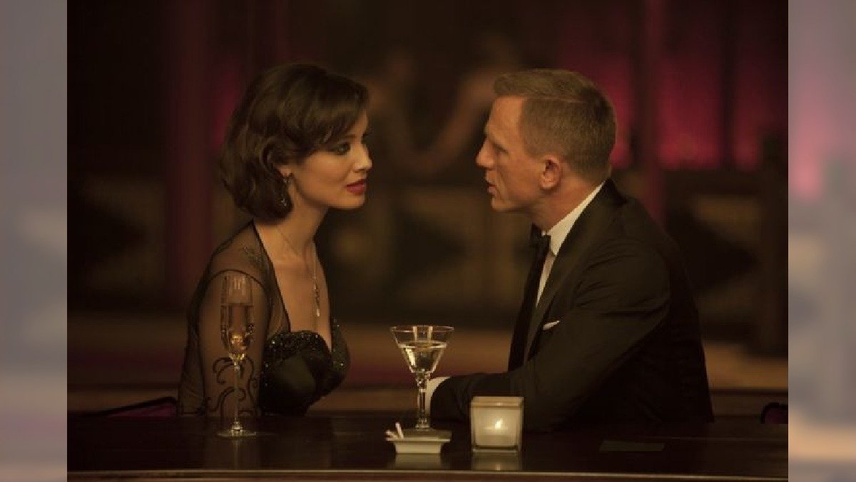 Daniel Craig;Berenice Marlohe