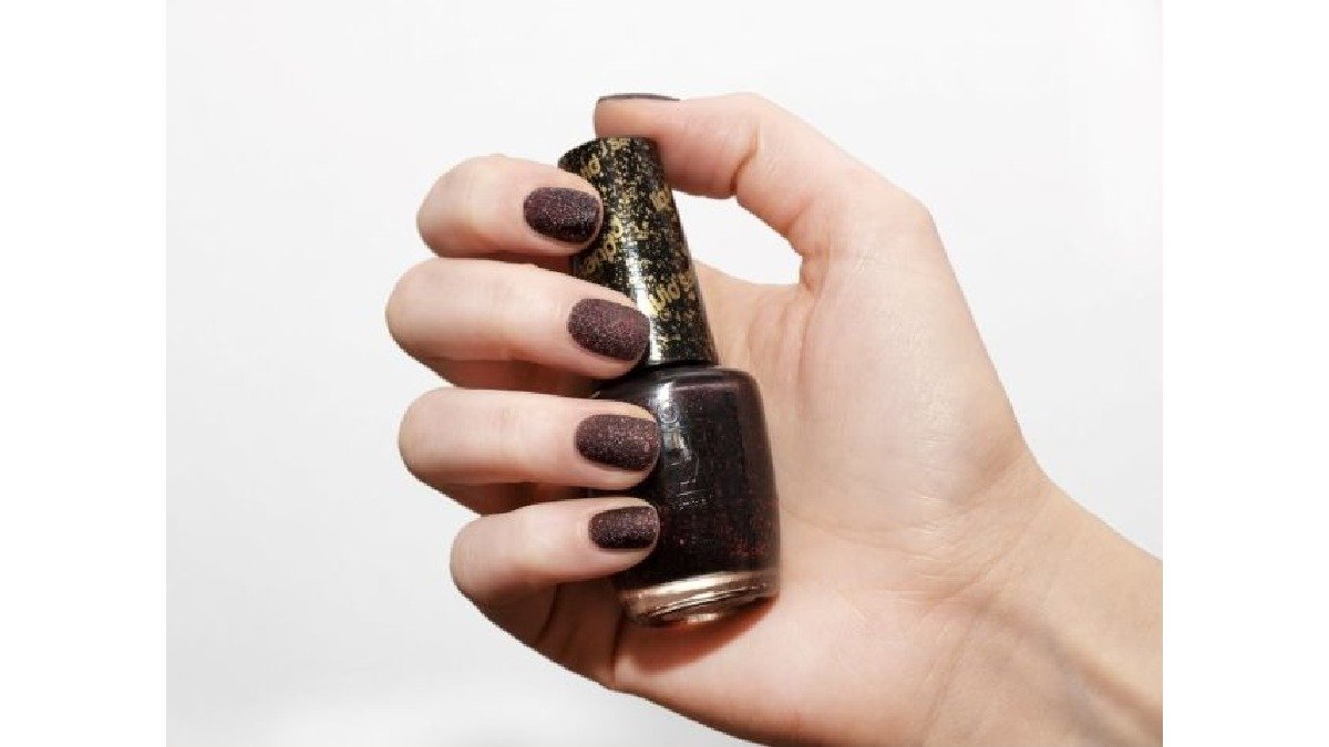 liquid sand_hand