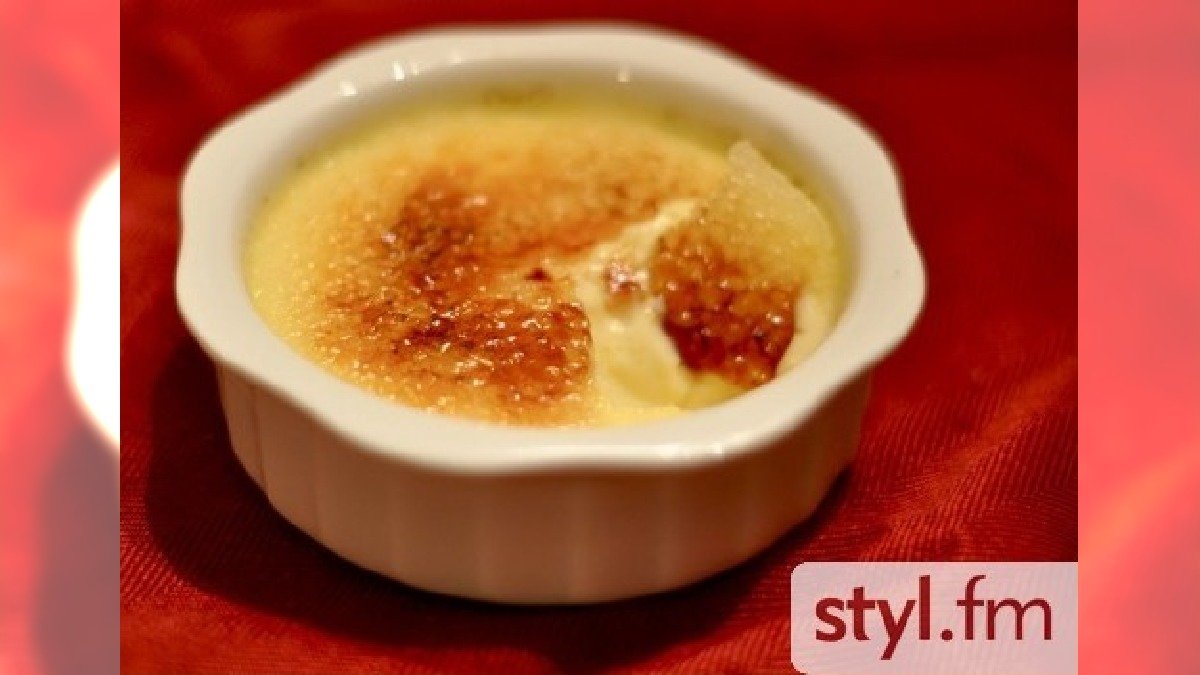 Cremebrulee-on-red Cremebrulee