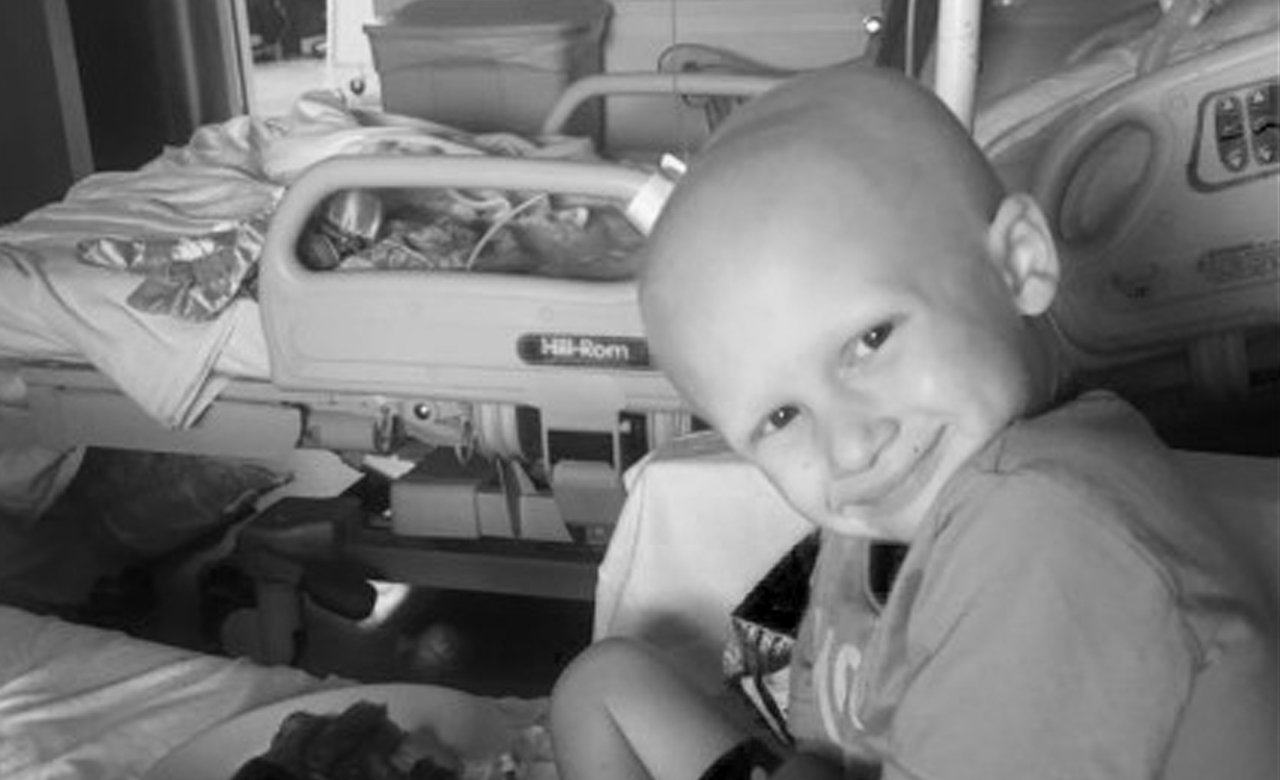 4-latek umierał w męczarniach na raka. Tuż przed śmiercią wyszeptał coś ukochanej mamie