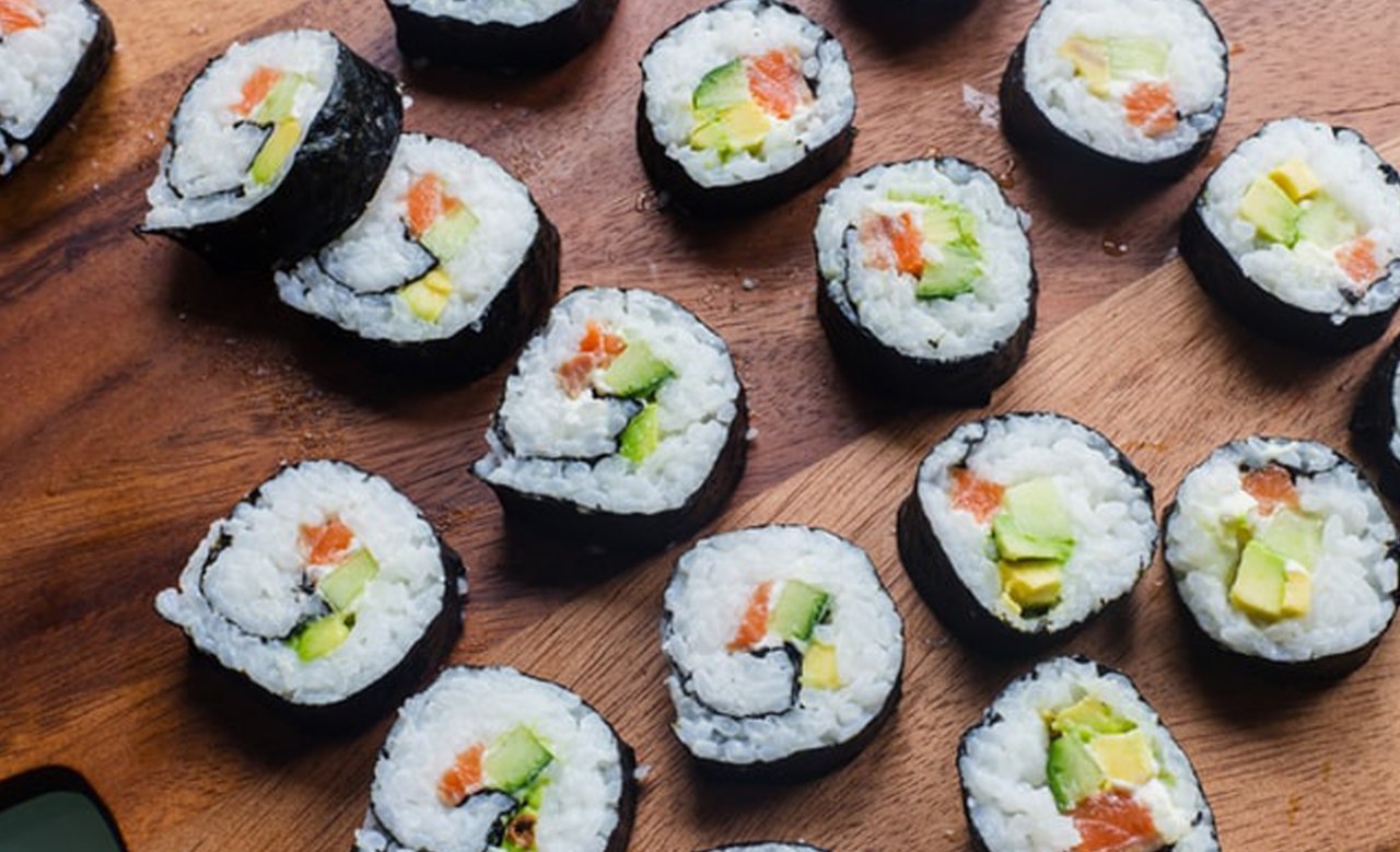 Jak przygotować ryż do sushi w domu? Skuteczny i szybki sposób