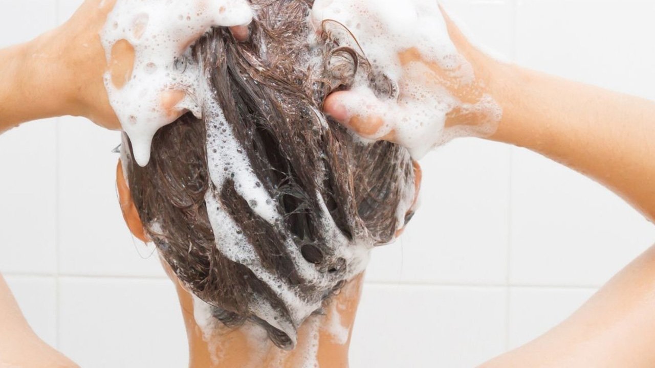 Jak zrobić domowy szampon? Prosty i skuteczny przepis