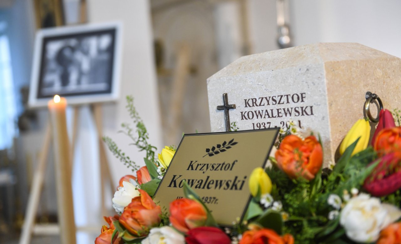 Pogrzeb Krzysztofa Kowalewskiego. Aktora żegna rodzina i gwiazdy